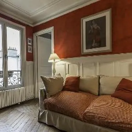 Poulet Apartment *